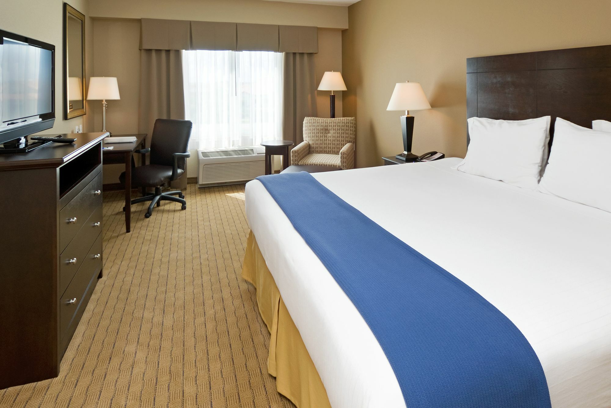 Holiday Inn Express Hotel & Suites Fort Myers East - The Forum, An Ihg Hotel Екстериор снимка